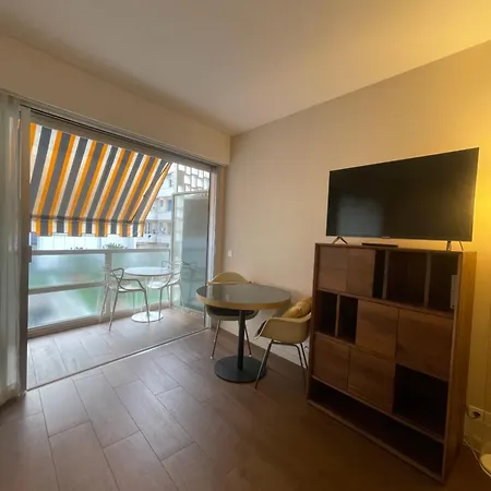 Royal Lux Promenade Des アパート